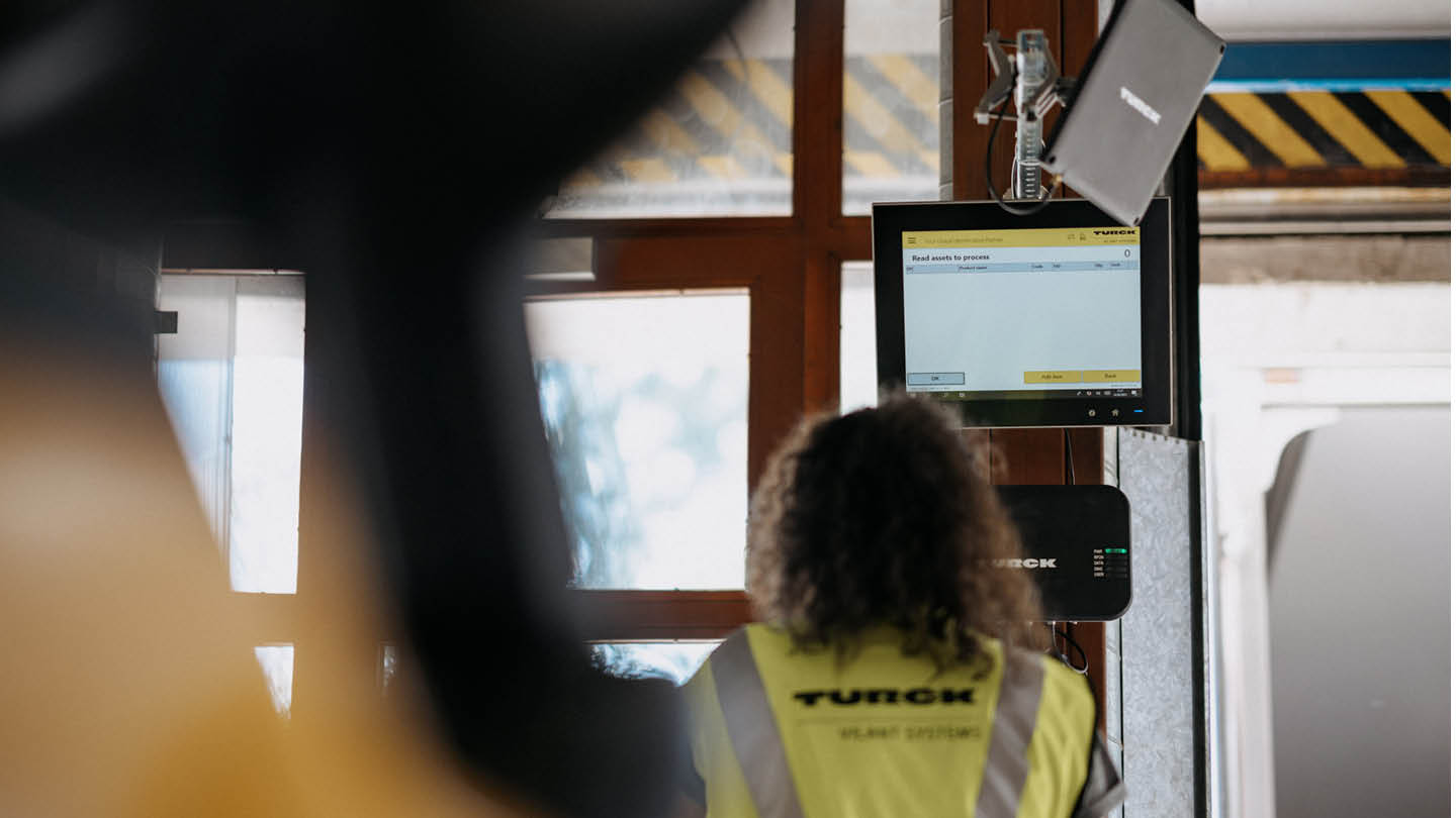 RFID-Gate zur automatischen Verifikation von Sendungen in der Logistik