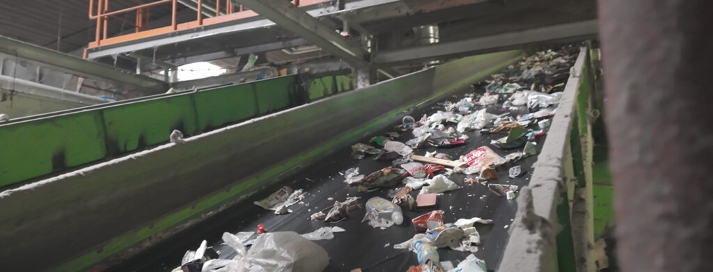 RFID antenna placed on top of a sorting line